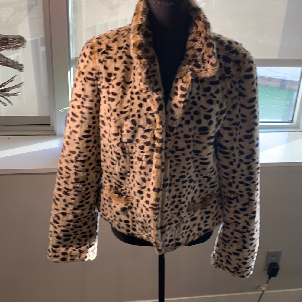Faux fur leopard jacket
